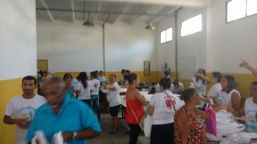 Candeias: Prefeito e secretária lamentam atraso na entrega do peixe