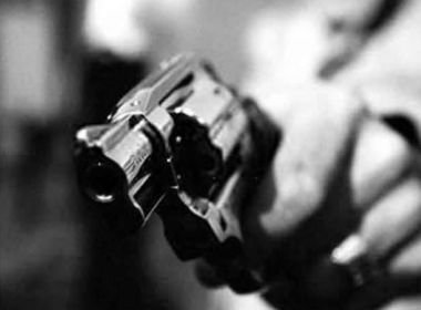 Dois corpos são encontrados em Camaçari neste domingo