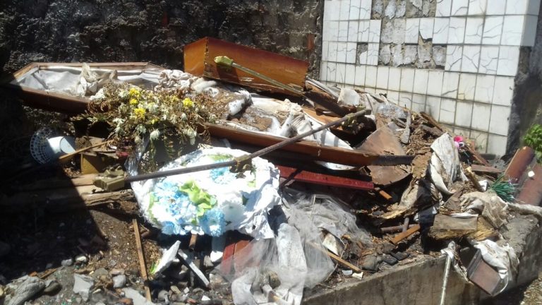 Madre de Deus: Vereador denuncia venda irregular de lotes no cemitério