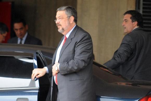 Palocci fica frente a frente com Moro