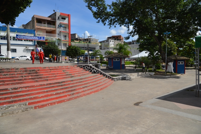 Candeias: Espetáculos de dança movimentam praça Dr. Gualberto nesta quinta