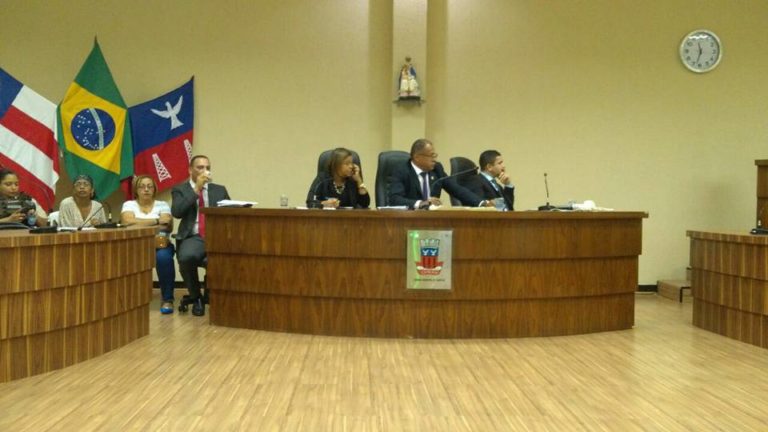 Candeias: Câmara realiza sessão especial para discutir transporte e bolsa universitária