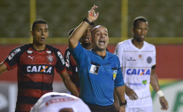 Vitória dá vexame, empata sem gols com o Paraná e acaba eliminado da Copa do Brasil
