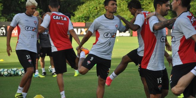 Vitória pode ter Kanu, Gabriel Xavier e Kieza para sábado (27)