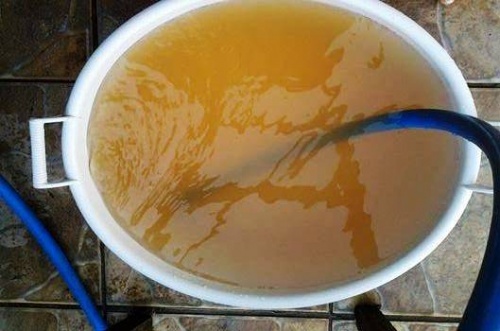 Madre de Deus: Moradores reclamam da qualidade da água fornecida pela Embasa