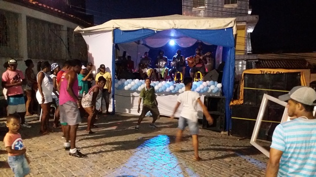 Candeias: 2ª Lavagem do Cruzeiro reúne crianças, jovens e adultos