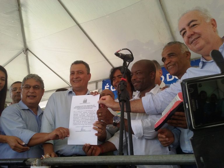 RUI SE REÚNE COM PREFEITOS BAIANOS PARA FORMALIZAR CONSÓRCIO DE MANUTENÇÃO DE ESTRADAS