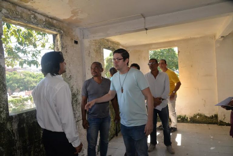 CANDEIAS: PREFEITO VISITA ÓRGÃOS PÚBLICOS DO MUNICÍPIO