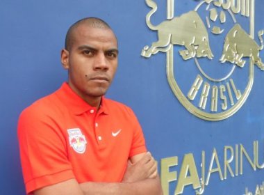 Bahia oficializa contratação do lateral-direito Régis