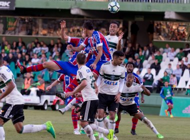 Em jogo truncado, Bahia empata com o Coritiba e conquista primeiro ponto fora