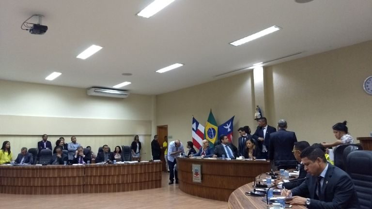 CANDEIAS: CÂMARA REJEITA PL QUE REDUZ REPASSE DE VERBAS PÚBLICAS PARA FESTAS RELIGIOSAS