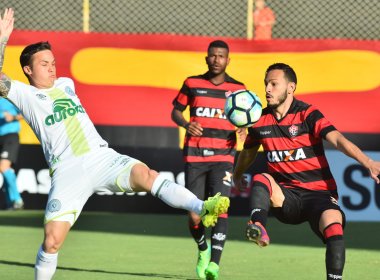 Vitória perde para a Chapecoense e se afunda na zona de rebaixamento