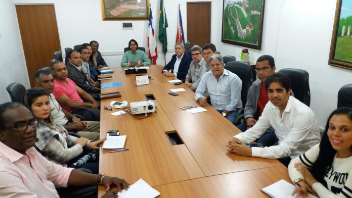 CANDEIAS: REUNIÃO DISCUTE ESCOAMENTO ILEGAL DE COMBUSTÍVEIS