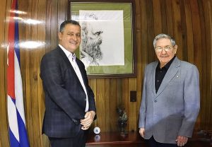 RUI COSTA SE ENCONTRA COM RAUL CASTRO EM CUBA