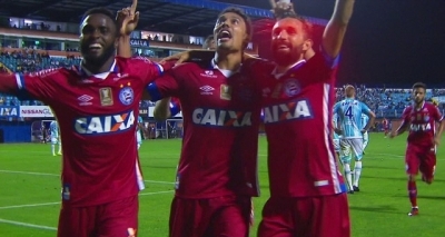Guiado por Edigar Junio, Bahia vence o Avaí e praticamente se garante na elite
