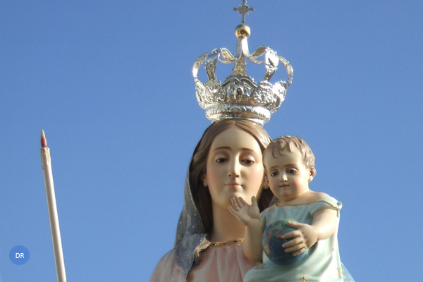 CANDEIAS: ACERVO RELIGIOSO RETRATA HISTÓRIA DO NOVENÁRIO DE NOSSA SENHORA DAS CANDEIAS