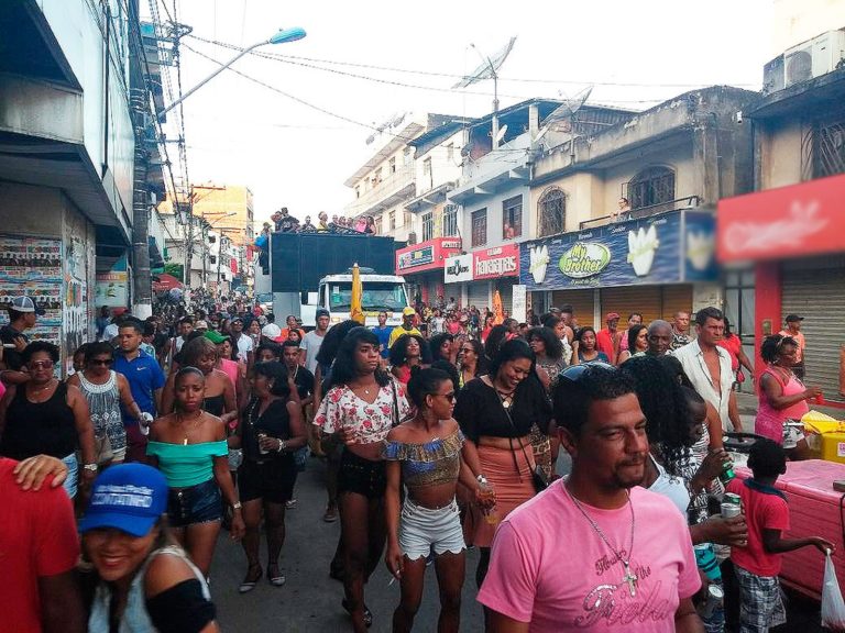 CANDEIAS: 9ª PARADA DO ORGULHO LGBT É MARCADA POR FESTA E LUTA CONTRA A HOMOFOBIA