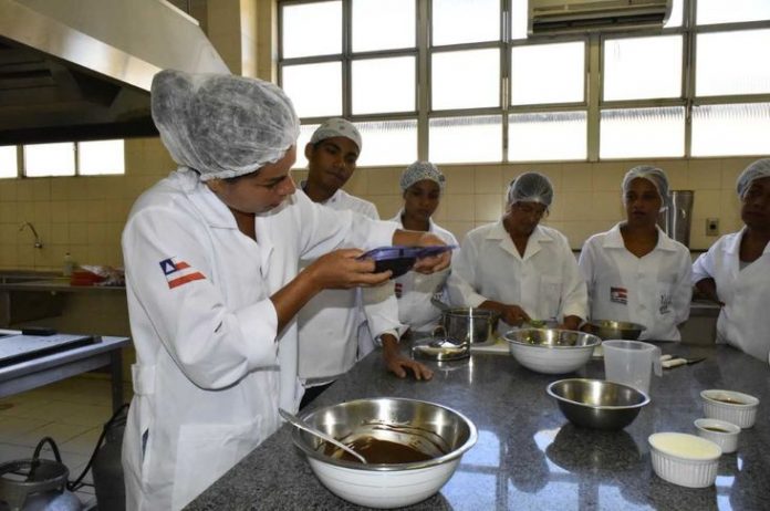 CANDEIAS: MATRÍCULAS PARA O PRONATEC SEGUEM ATÉ SEXTA