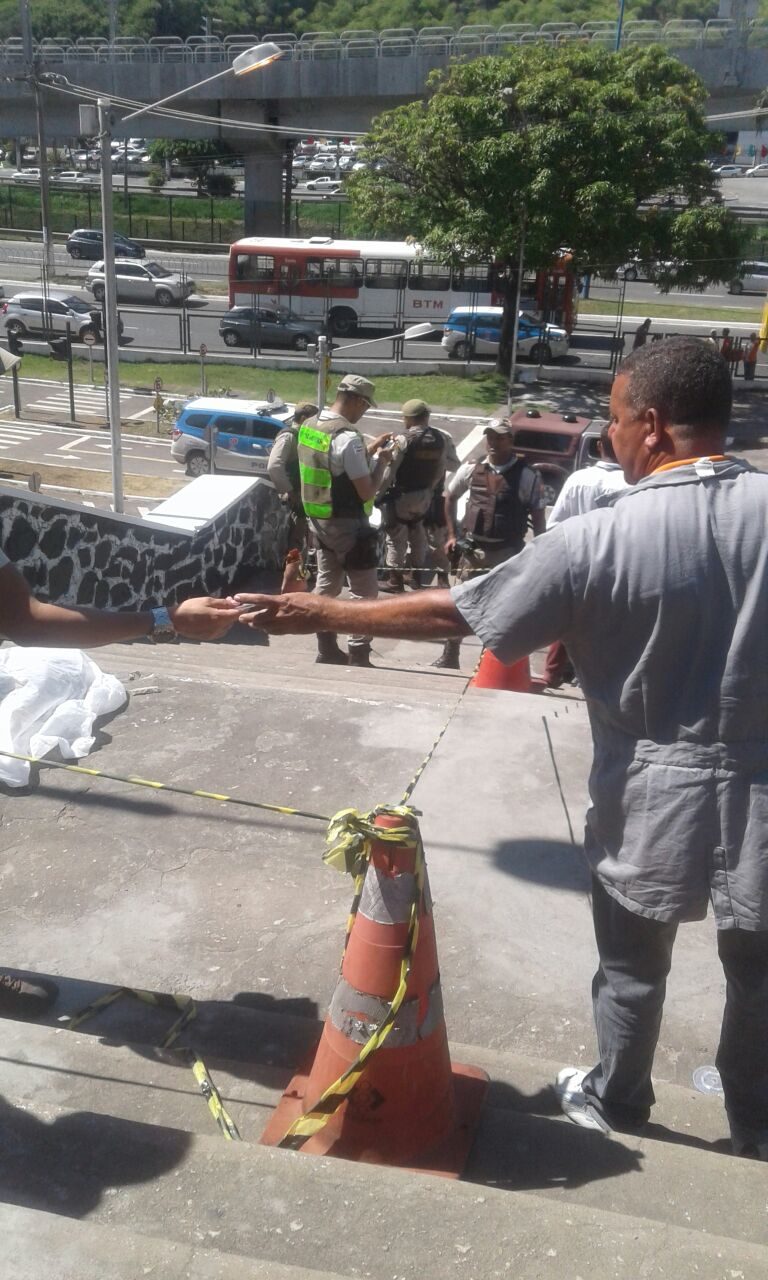 Servidora do Detran é morta pelo ex ao chegar no trabalho