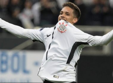 Vitória tem interesse no meia Pedrinho, do Corinthians, diz site