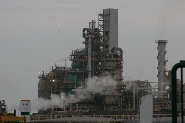 Refinaria Landulfo Alves Deve Fechar Três Plantas de Produção