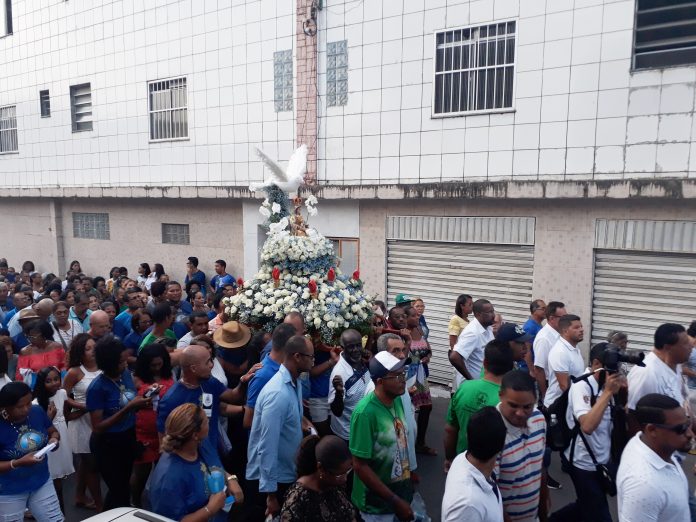 CANDEIAS: PROCISSÃO DE NOSSA SENHORA DAS CANDEIAS REÚNE MILHARES DE FIEIS NO MUNICÍPIO