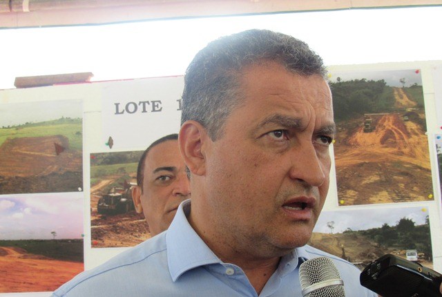 CANDEIAS: GOVERNADOR ASSINA ORDENS DE SERVIÇO PARA OBRAS NA SAÚDE E ESPORTE