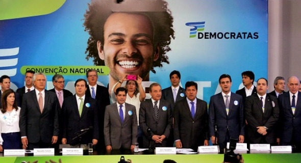 Com discurso “presidencial”, Neto frustra expectativa de menção a disputa estadual