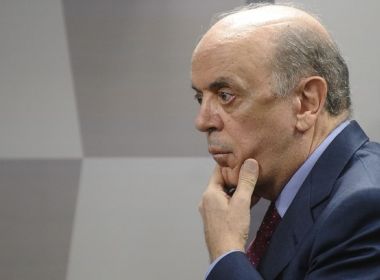 Justiça bloqueia contas do PSDB por dívida de campanha de Serra