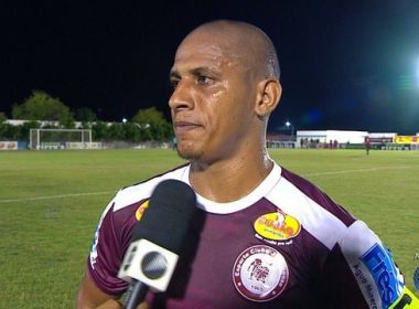 Presidente do Jacuipense anuncia renovação de Uelliton para a disputa da Série D