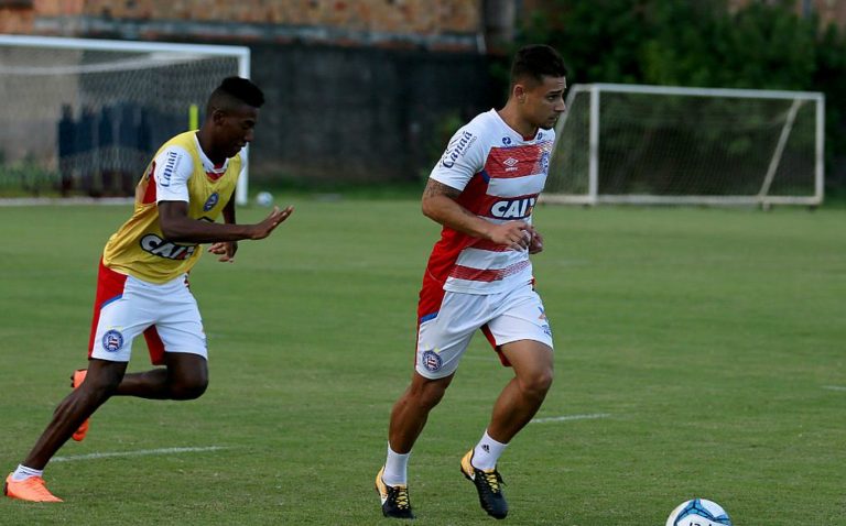 João Pedro volta de lesão e herda vaga de titular no clássico