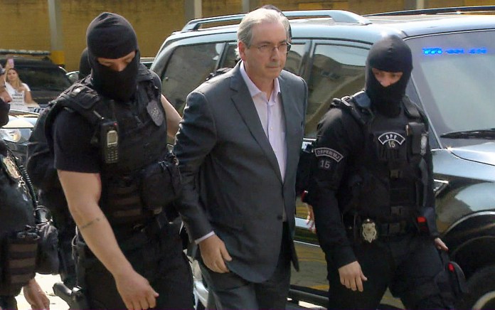 EDUARDO CUNHA RECLAMA DO TRANSPORTE PARA AUDIÊNCIAS, E MORO DIZ QUE VEÍCULO ESTÁ ‘LONGE DE CAUSAR SOFRIMENTO’