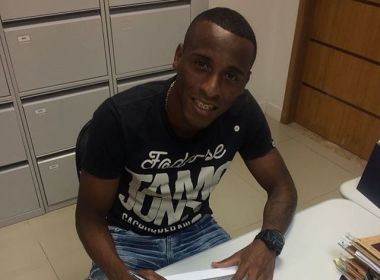 Jeferson é aprovado em exames médicos e assina contrato com o Vitória