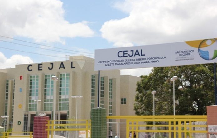 SÃO F. DO CONDE: BANDIDOS INVADEM ESCOLA E ASSALTAM ALUNOS E FUNCIONÁRIOS