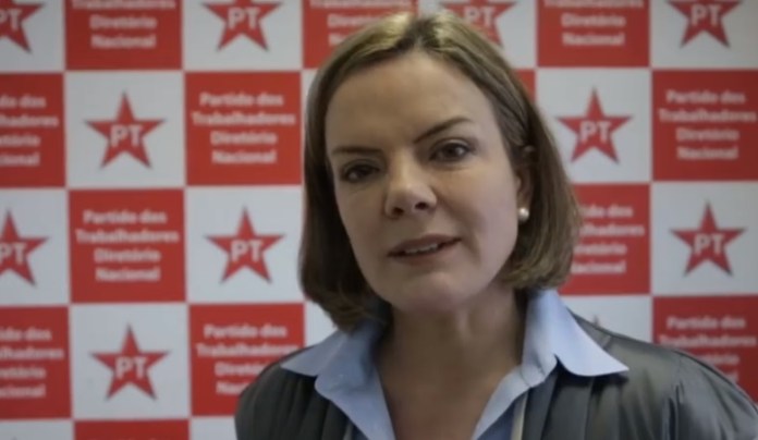 SENADORES E DEPUTADOS DO PT PEDEM PARA INCLUIR LULA NO NOME PARLAMENTAR