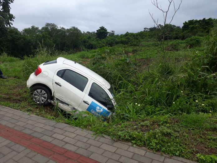 CANDEIAS: CHUVA CAUSA ACIDENTE NA BA-522