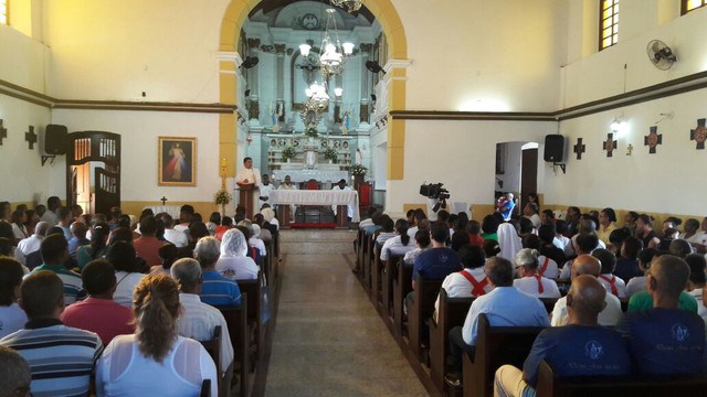 CANDEIAS: PARENTES PEDEM JUSTIÇA PELA MORTE DE ARTISTA PLÁSTICO EM MISSA DE SÉTIMO DIA