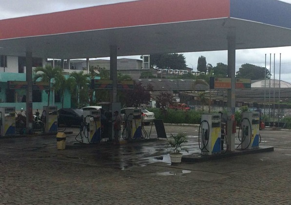 Gerente é amarrada durante assalto a posto de combustíveis