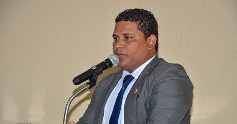 CANDEIAS: APÓS 10 MESES NA SECRETARIA, VEREADOR REASSUME CARGO NA CÂMARA