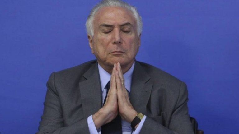 Peço que orem por mim e pelo governo, diz Temer a fiéis da Assembleia de Deus