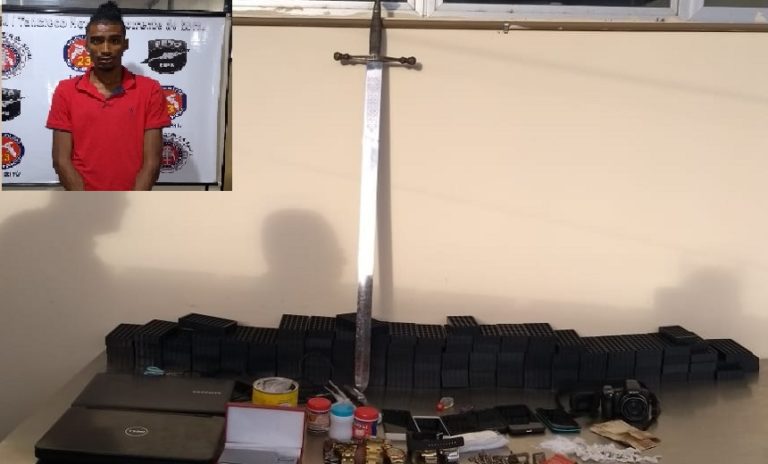 Líder de quadrilha de tráfico de drogas na Engomadeira é capturado com espada