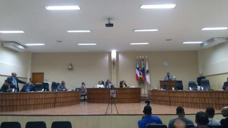 CANDEIAS: VEREADORES DE SIMÕES FILHO E TERRA NOVA PARTICIPAM DE SESSÃO NA CÂMARA