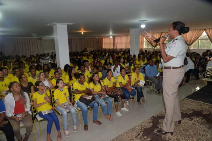CANDEIAS: PREFEITURA REALIZA FÓRUM PARA DEBATER AÇÕES DE PREVENÇÃO A VIOLÊNCIA