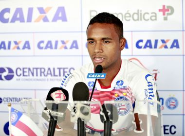 Élber fala sobre comando interino de Cláudio Prates: ‘Tem a confiança do elenco’