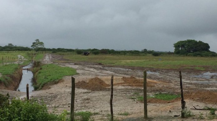 SANTO AMARO: DESCARTE DE PRODUTO EM FAZENDA CAUSA PROBLEMAS DE SAÚDE AOS MORADORES