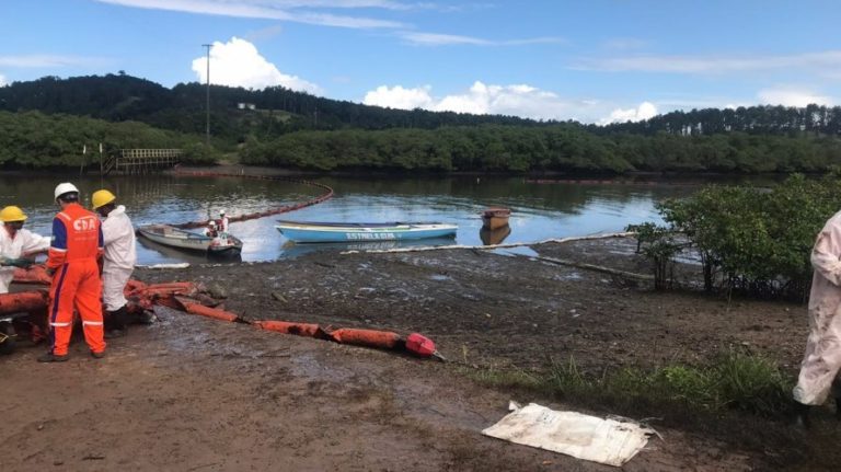 MP instaura inquérito civil sobre vazamento de óleo em Candeias