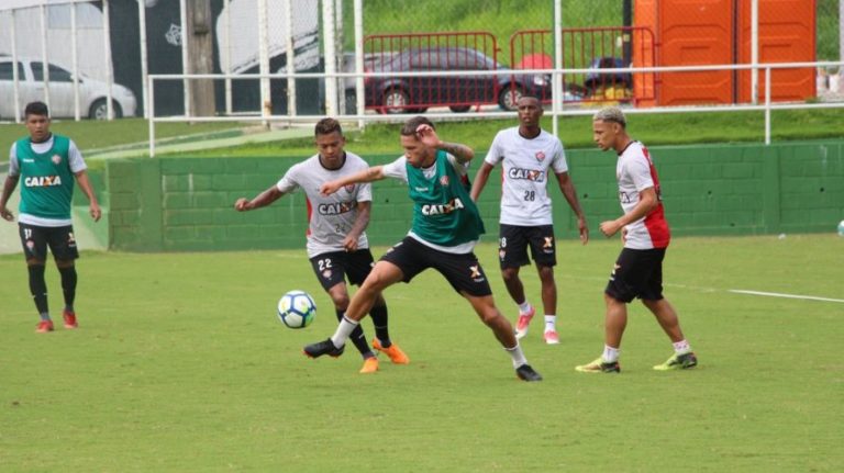 Vitória segue em preparação para o duelo com o Santos