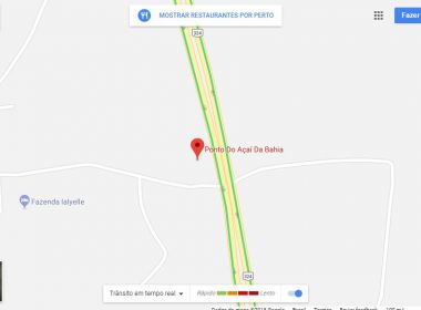 Caminhão com carregamento de abacaxi tomba na BR-324