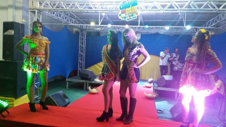 Candeias: A jovem Ludmila Matos é eleita Rainha do bloco “Chapéu de Paia” 2018