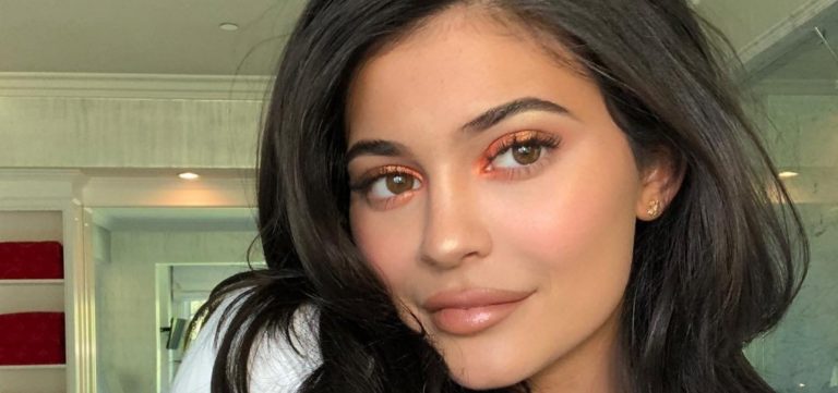 Campanha pede US$ 100 milhões em doações para tornar Kylie Jenner bilionária